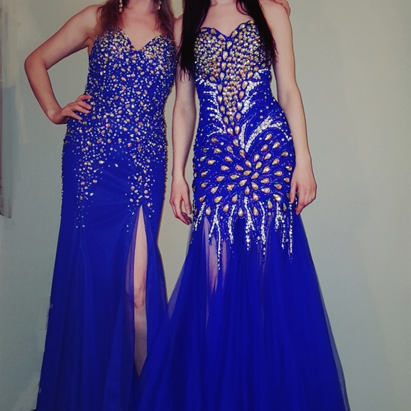 Angela & Alison Prom dress - Picture 4 of 11